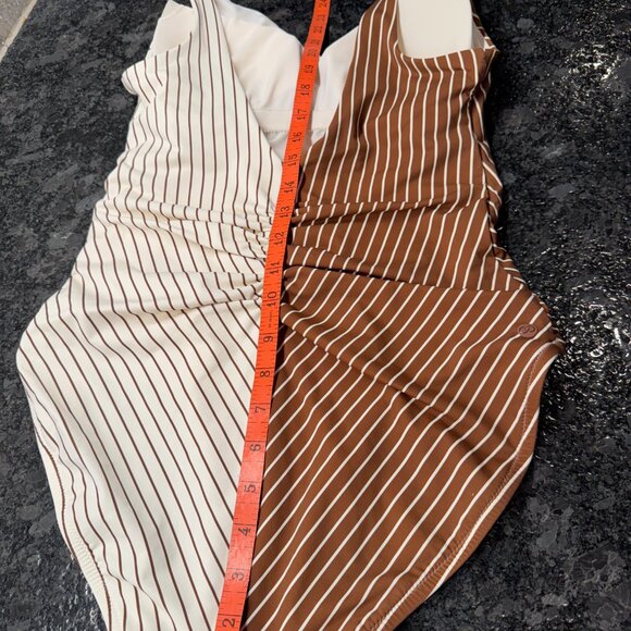 Calia by Carrie Underwood Women's Ruched one piece lined swimsuit size 8 - Picture 8 of 13